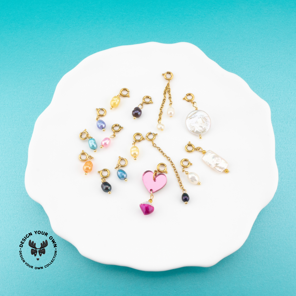 DYO- NATURAL PEARL CHARMS